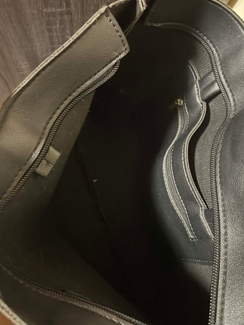 SHOULDER BAG WITH HANDSANITIZER HOLDER (BLACK) (Category: Shoulder Bags) located in Caloocan City. Submitted by chapter_01 (Listing ID 1457189139, Image 2). Description: - No Issues - Good Condition - Good for casual - Negotiable.