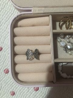 (Category: ) located in . Submitted by sevinteenfinds (Listing ID 1457269522, Image 1). Description: .