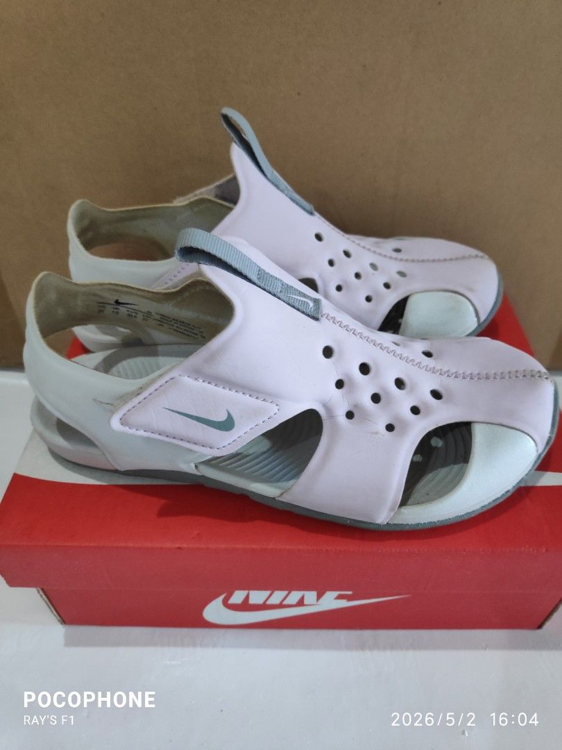 Size 2Y Nike Sunray Protect 2 (Category: Babies & Kids Fashion) located in Pagsanjan. Submitted by rays-days (Listing ID 1457320929, Image 2). Description: - Nike Sunray Protect 2 sandals - Size: 2Y - Color: Iced Lilac/Particle Grey - Ideal for kids - Features good grip soles - Comes with original box pm me meet up around SANTA CRUZ LAGUNA for shipping, buyer will shoulder the fees.