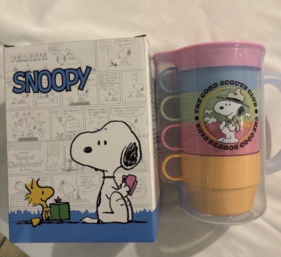 Snoopy Stackable Cups Set (Category: Coffee & Tea Tableware) located in Singapore. Submitted by poppy1818 (Listing ID 1457182174, Image 1). Description: plastic jug + 4 plastic cups Dimension of jug; 15.5 x 9.5 x 17..1cm Size: 960ml Dimensions of cups : 10.6 x 8 x 6cm Size; 200ml Self collection at sengkang area.