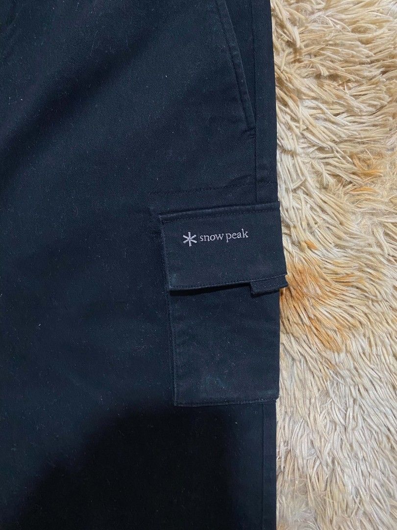 SNOW PEAK CARGO JOGGER (Category: Joggers) located in Butuan. Submitted by jcuabs (Listing ID 1457148377, Image 2). Description: excellent to new condition no issues, need wash only size 31-36 waistline .