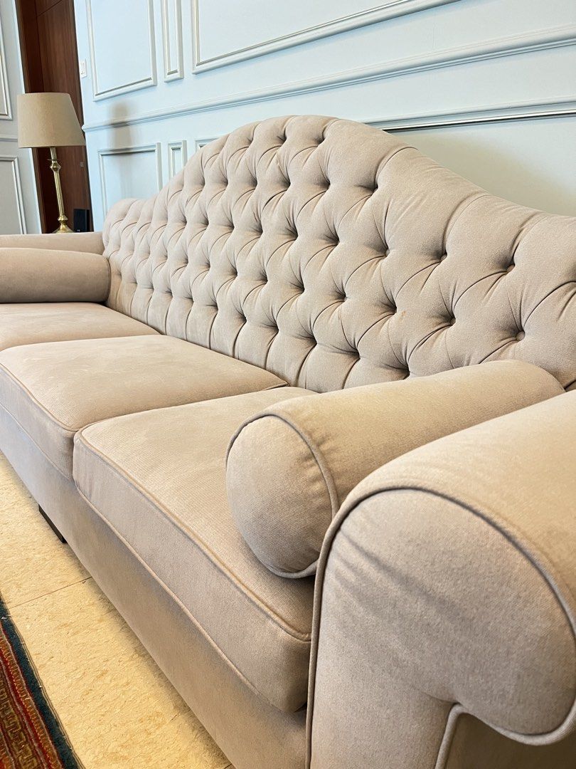 Sofa (Category: Sofas) located in Kuala Lumpur. Submitted by prelovedbynaak (Listing ID 1457189133, Image 3). Description: Transport arrange by purchaser.