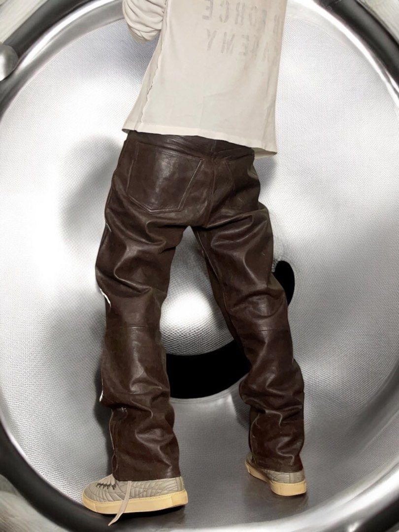 SS2000 Gap chocolate brown cowhide leather pants (Category: Activewear) located in Manila. Submitted by killzarchival (Listing ID 1457242783, Image 2). Description: SS2000 Gap chocolate brown cowhide leather pants *Condi:7/10 *Heavy visible sign of wear and tear from years of using and storage but overall still in good condition if you fck with that distressed early 2000s brad pitt/george clooney look Size:31 Waist:31 Outseam:39 Inseam:28.5 Crotc