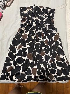 (Category: ) located in . Submitted by mariekondomyclothes (Listing ID 1457264546, Image 1). Description: .