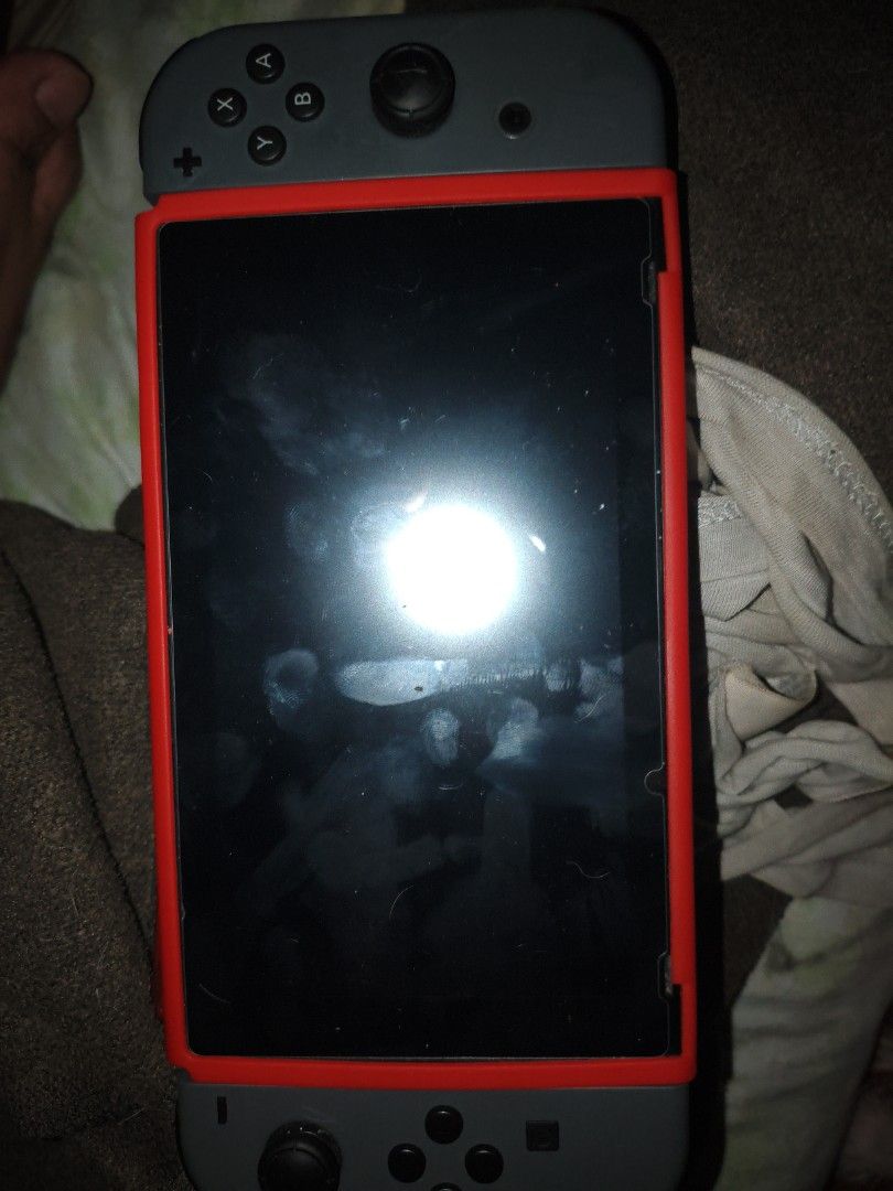 switch v2 jb (Category: Nintendo) located in Quezon City. Submitted by skkk99 (Listing ID 1457323986, Image 1). Description: switch v2 jbgrey may soft case 2 sd cards both nakaJB 128 at 50gb ready to use at pag installan ng games with charger and dock switch bag minor scratches sa body pero no performance issue kahit sa controller slightly nego for sure buyers.