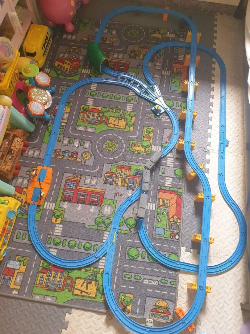 Takara tomy train (Category: Vehicle & Diecast Models) located in Manila. Submitted by hamzakaram11510 (Listing ID 1457155968, Image 1). Description: 3 sets available with trains good for take all or per set ask for details.