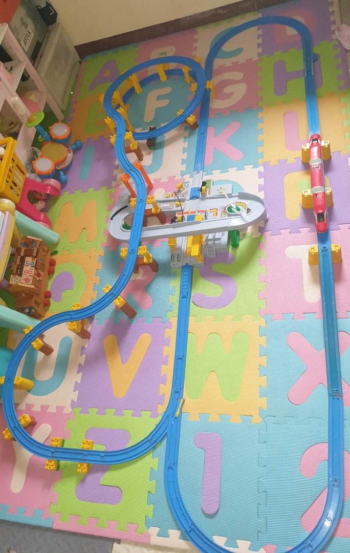Takara tomy train (Category: Vehicle & Diecast Models) located in Manila. Submitted by hamzakaram11510 (Listing ID 1457155968, Image 2). Description: 3 sets available with trains good for take all or per set ask for details.