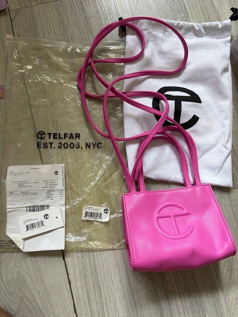 Telfar small shopping bag (Category: Luxury Bags & Wallets) located in Mandaluyong City. Submitted by shopthegavins (Listing ID 1457195132, Image 1). Description: .
