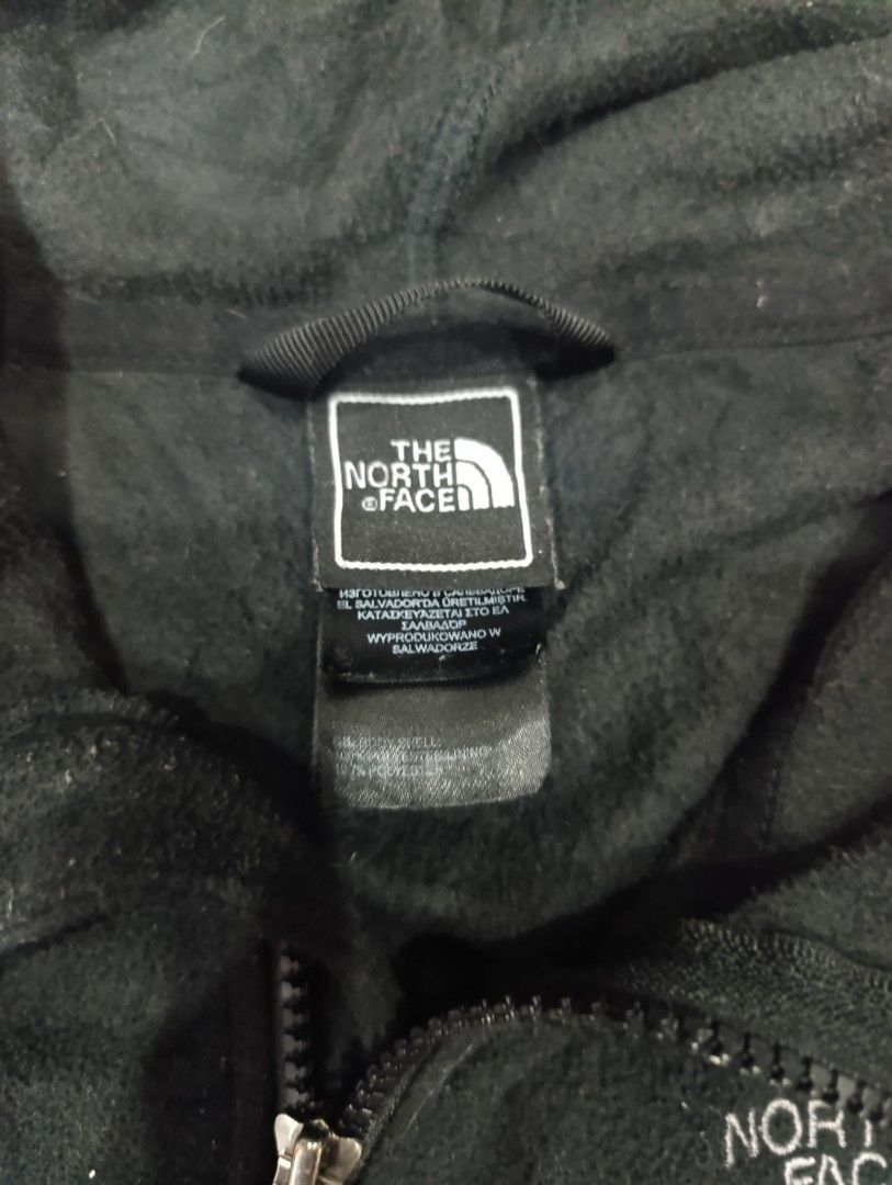 THE NORTH FACE WOMENS FLEECE JACKET (Category: Coats, Jackets and Outerwear) located in Angeles City. Submitted by kc_archvs (Listing ID 1457158023, Image 3). Description: Size on tag: L Dimes: 20x24 500php issue: minimal lints if delivery +sf.