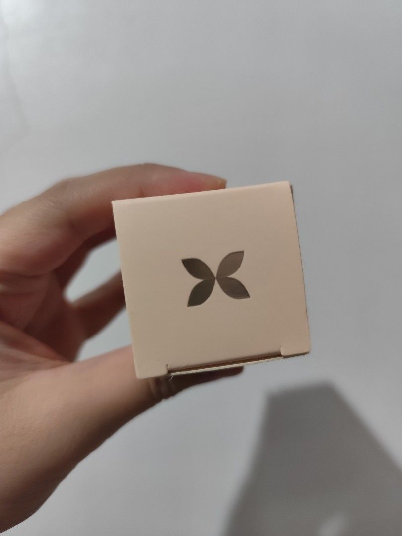 The Ultimate Skin Master Foundation - Shell Medium 1.2 (Category: Makeup) located in Bulacan. Submitted by mikkaryne (Listing ID 1457191110, Image 2). Description: - Ultimate Skin Master Foundation - Shade: Shell Medium 1.2 - Finish: Velvet - Wear: Long-lasting (24 hours) - Formula: Lightweight - Origin: Made in Italy - Size: 30ml - Features: Vegan, Paraben-free, Cruelty-free -Expiration: 04/2027.
