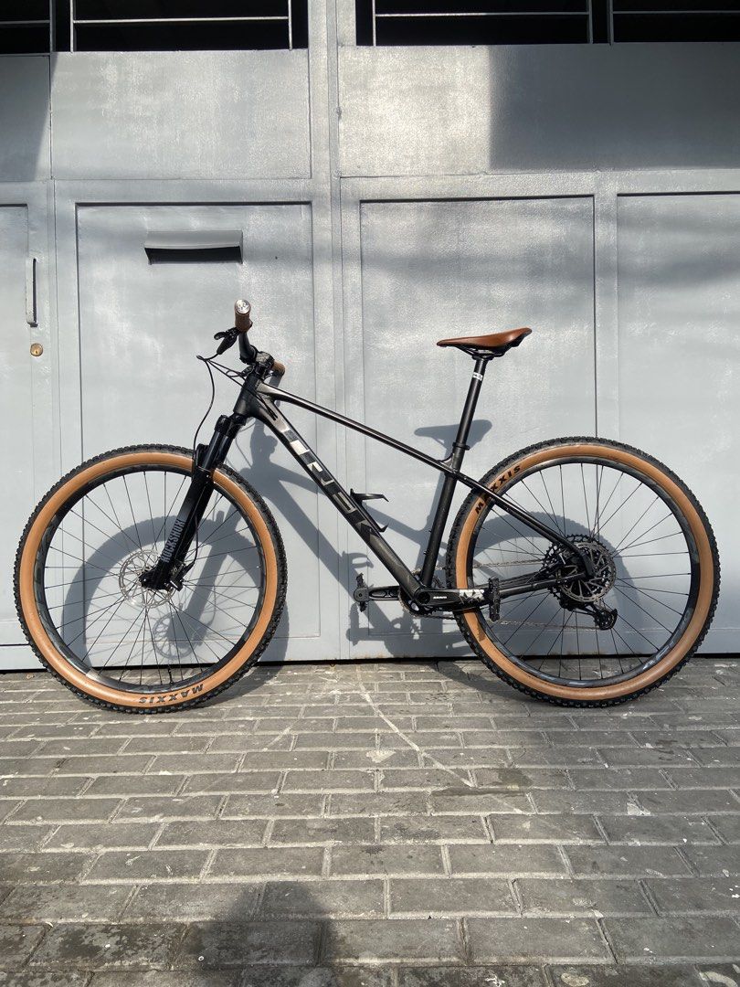 TREK MARLIN GEN 3 FRAME 29er M/L (Category: Announcements) located in Quezon City. Submitted by icdexterda23648 (Listing ID 1457292441, Image 1). Description: TREK MARLIN GEN 3 FRAME 2025 (29er M/L) Dinester BLK (Worth 30K Frame Only) ROCKSHOX Judy Air Fork 100mm Travel Straight Race Face Cockpit Race Face Headset Race Face Stem Race Face Handle Bar Race Face Handle Grip Race Face Seat Post Race Face Saddle Race Face Pedal Straight Sram NX Group 