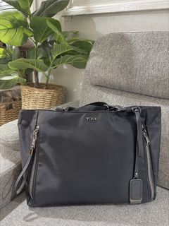 (Category: ) located in . Submitted by glamshoppers101 (Listing ID 1457199931, Image 1). Description: .
