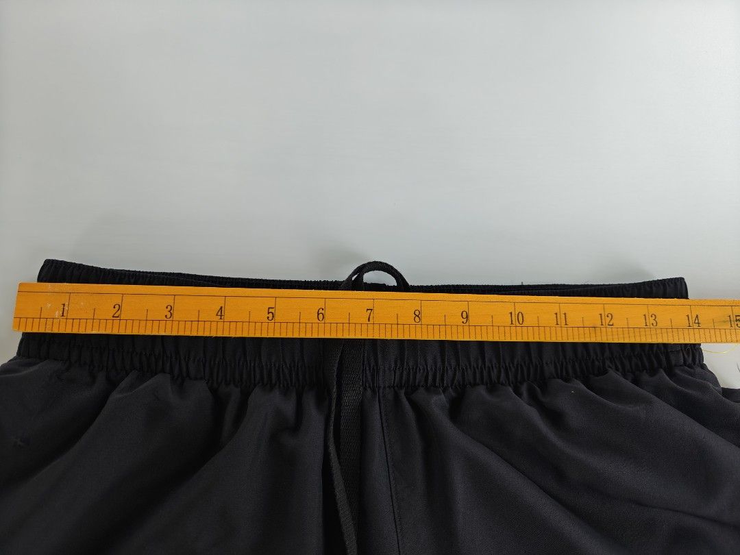 Under Armour Woven Sportshort (Category: Activewear) located in Alaminos. Submitted by epargne (Listing ID 1457255776, Image 2). Description: Under Armour Woven Sportshort Size : Medium on tag Dimes : W28-32"-", L"18 Excellent condition ! Washed and ready to wear PRICE : 400 +Shipping fee.