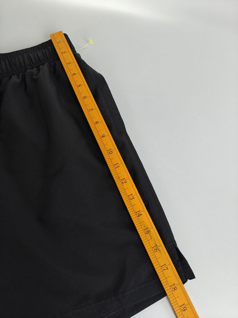 Under Armour Woven Sportshort (Category: Activewear) located in Alaminos. Submitted by epargne (Listing ID 1457255776, Image 3). Description: Under Armour Woven Sportshort Size : Medium on tag Dimes : W28-32"-", L"18 Excellent condition ! Washed and ready to wear PRICE : 400 +Shipping fee.