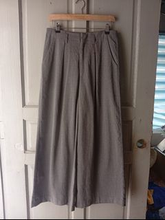 (Category: ) located in . Submitted by original_uniqlo (Listing ID 1457190587, Image 1). Description: .