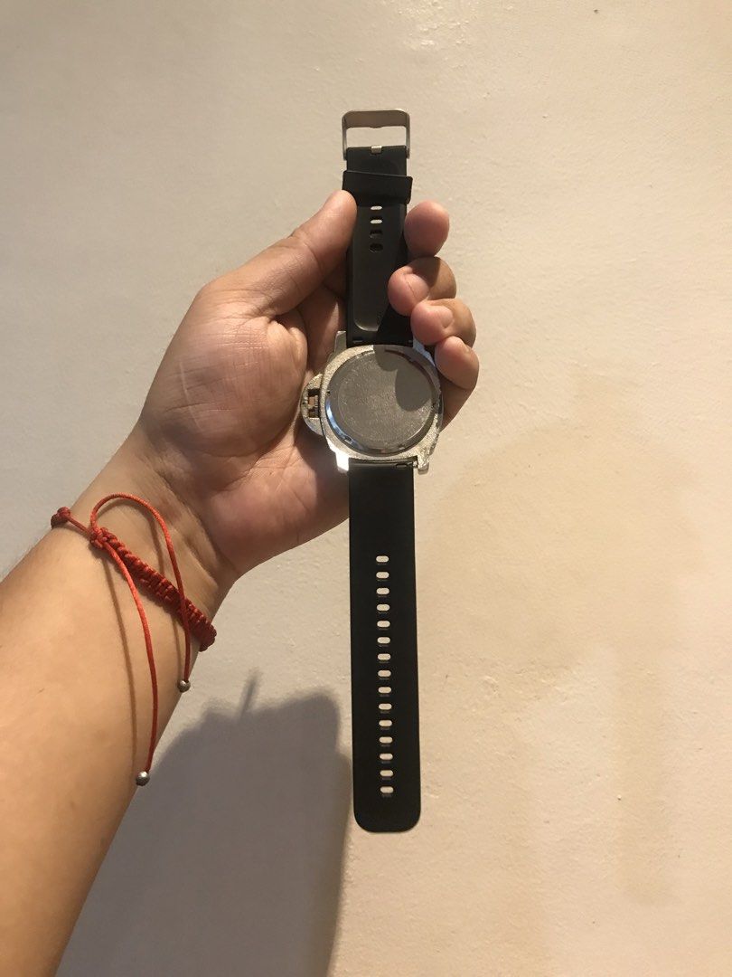 Valentino Watch Panerai Style (Category: Luxury Watches) located in Quezon City. Submitted by wealthman8888 (Listing ID 1457250909, Image 3). Description: Sf Buyer shoulder Valentino Watch Panerai Style Newly Change Battery 400 worth New Strap Rubber 600 Worth As is Working Sign of usage sa body .