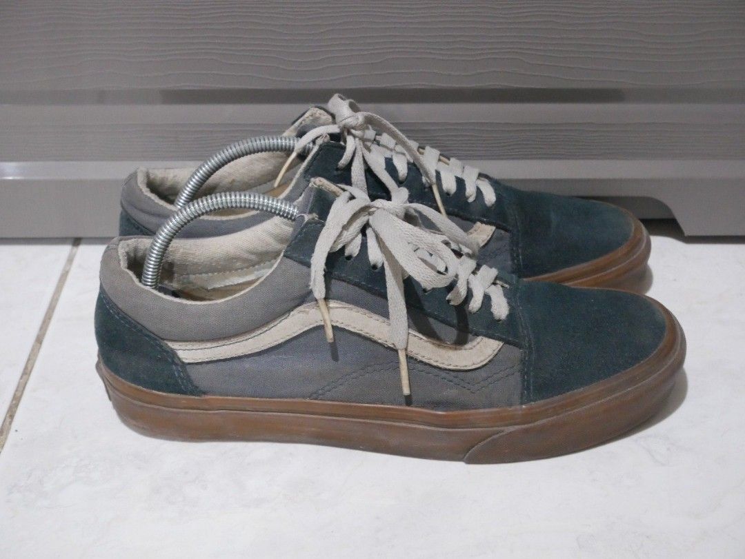 Vans Old Skool Gum Sole Sneakers Teal Grey (Category: Sneakers) located in Quezon City. Submitted by buniebuns (Listing ID 1457232129, Image 2). Description: - Classic Vans Old Skool sneakers - Teal - Gum sole needs a bit of cleaning 8/10 condition can do: meetups/lalamove/jnt&lbc + sf .