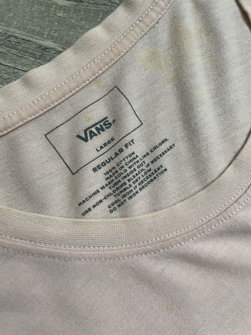 VANS TSHIRT (Category: Activewear) located in Caloocan City. Submitted by chapter_01 (Listing ID 1457198668, Image 3). Description: - Authentic - No issues, Slightly used only - Need wash only Size: M to L 20X28.