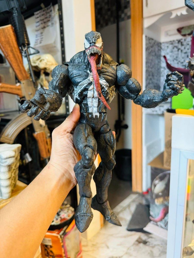 Venom Marvel Icons 1:6 (Category: Figurines & Statues) located in Paranaque City. Submitted by icko007 (Listing ID 1457306942, Image 2). Description: Marvel Venom icons 1:6 scale As-is Good Joints Price 1.6k No Rush Shipping /Dibs now pay now Location Paranaque Payment Gcash/Bpi Shipping Lalamove/Lbc Buyers Risk / Fee ‼️Seller is not responsible for: lost, stolen, or damaged packages..