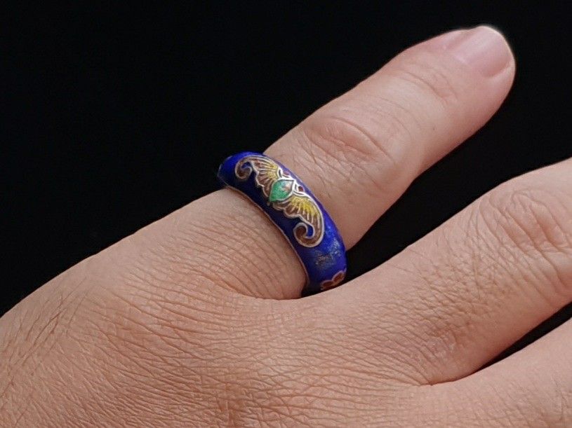 Vintage Cloisonne Enamel Silver Ring (Category: Rings) located in Quezon City. Submitted by WasalakTwo (Listing ID 1457325240, Image 2). Description: Bought in Japan Goodcondition Size 6.5 Open for delivery nationwide.