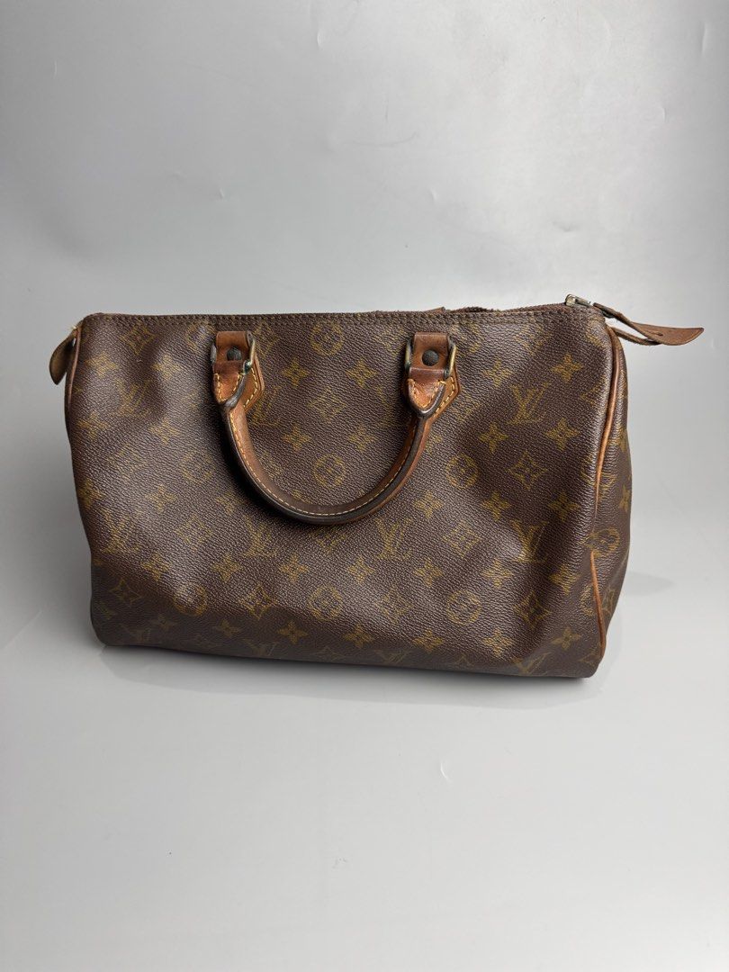 Vintage Louis Vuitton - Speedy 30 Monogram - Handbag (Category: Luxury Bags & Wallets) located in San Pablo. Submitted by hiddenrygn (Listing ID 1457200656, Image 1). Description: Vintage Louis Vuitton - Speedy 30 Monogram - Handbag Rank : B (Project) Canvas still in good condition Has flaws last pic which is zipper Still usable working zip Authentic DM!.