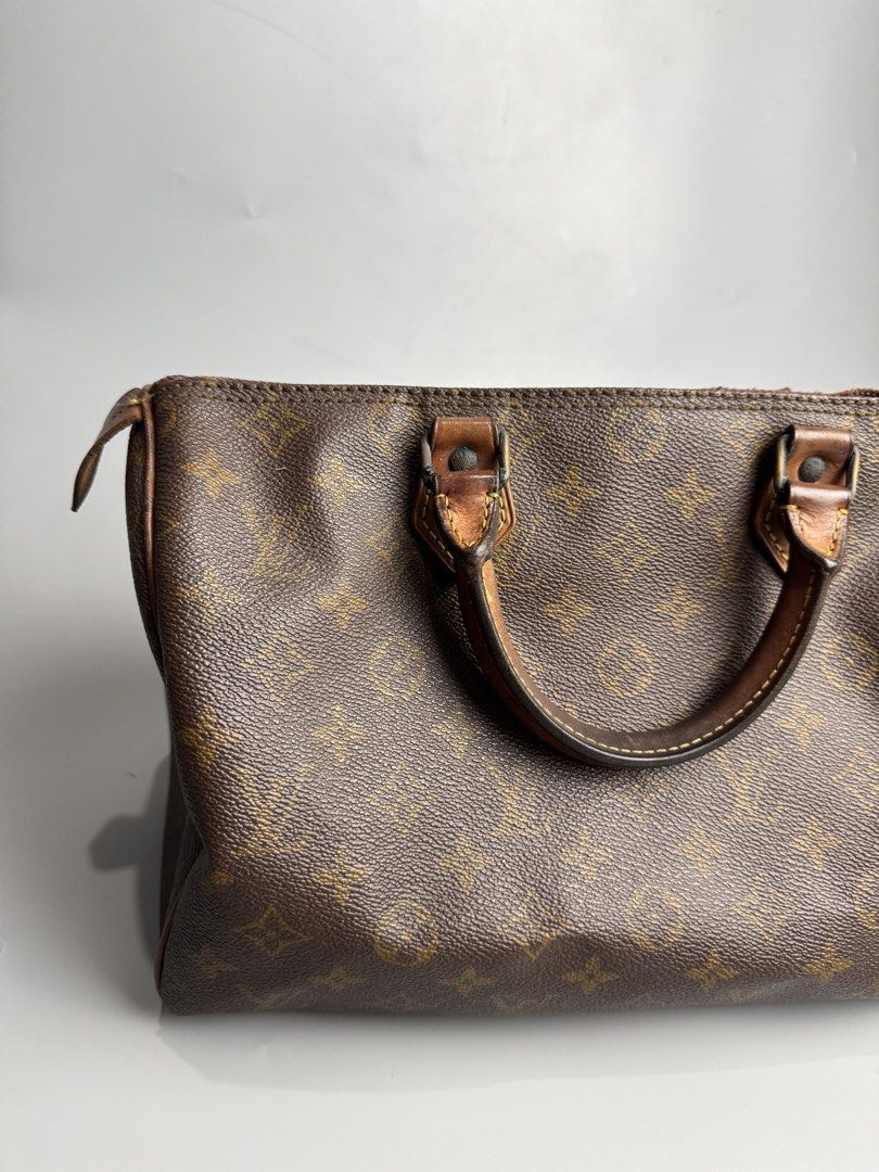 Vintage Louis Vuitton - Speedy 30 Monogram - Handbag (Category: Luxury Bags & Wallets) located in San Pablo. Submitted by hiddenrygn (Listing ID 1457200656, Image 2). Description: Vintage Louis Vuitton - Speedy 30 Monogram - Handbag Rank : B (Project) Canvas still in good condition Has flaws last pic which is zipper Still usable working zip Authentic DM!.