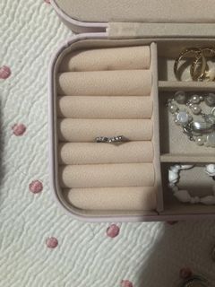 (Category: ) located in . Submitted by sevinteenfinds (Listing ID 1457269160, Image 1). Description: .