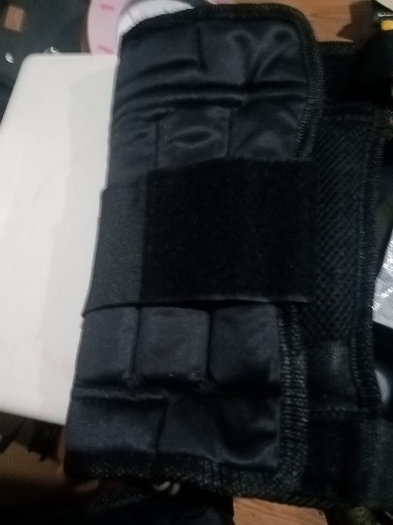 Steel Plate Weights, take 2 (Category: Weights & Dumbbells) located in Caloocan City. Submitted by highlanderstore (Listing ID 1457326144, Image 2). Description: Estimate weight 3k.