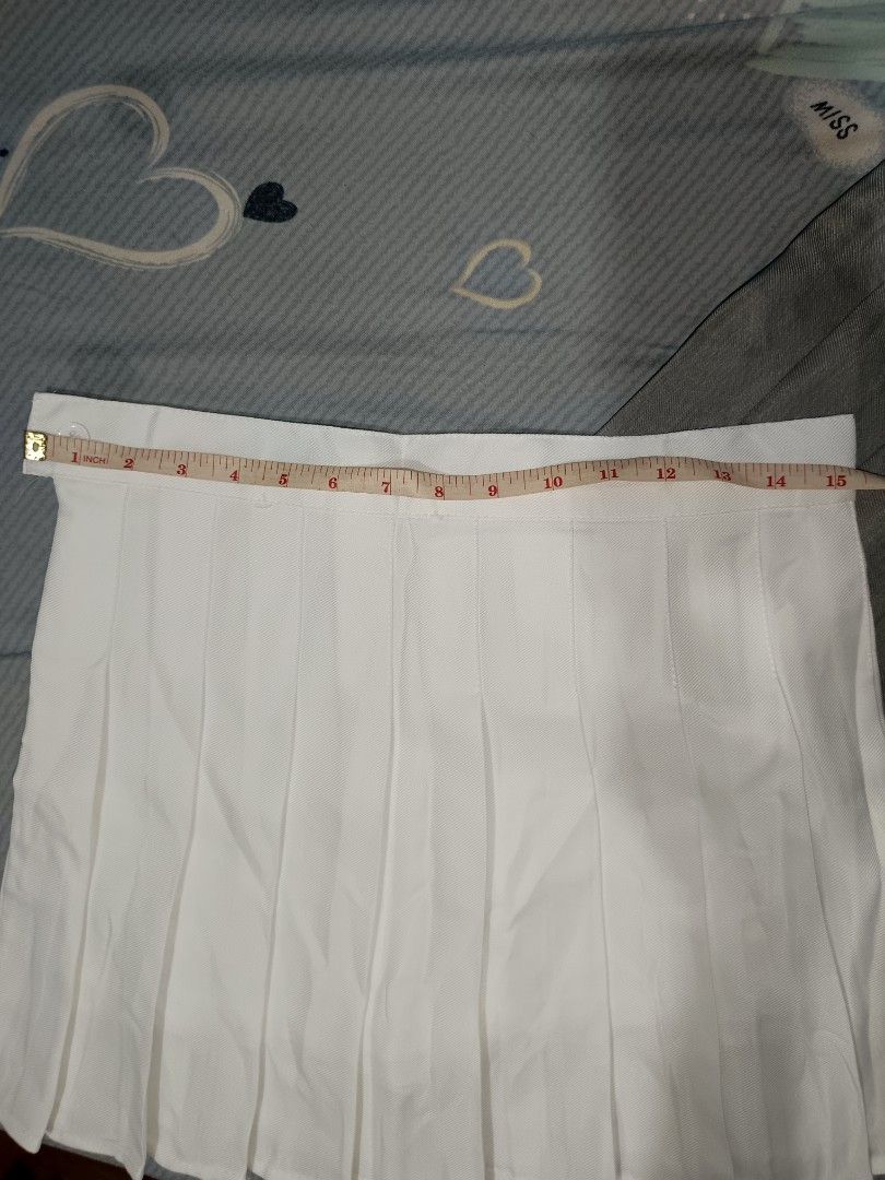 White and Grey Pleated Skorts (Category: Skirts) located in Santo Tomas. Submitted by eliyugh (Listing ID 1457218814, Image 2). Description: - Set includes 1 white and 1 grey pleated skort - size L daw, pero up to 30 waist based sa medida - never used kasi di kasya.