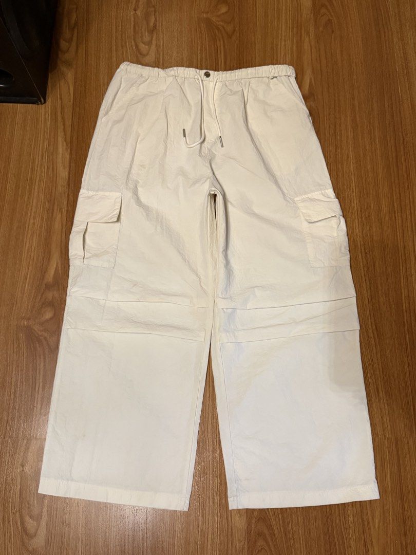 White Baggy Cargo Track Pants 34-38 (Category: Joggers) located in Cavite. Submitted by _solidolo (Listing ID 1457165094, Image 2). Description: 34-38 x 40.5 12 HEM White Baggy Cargo Track Pants 34-38.