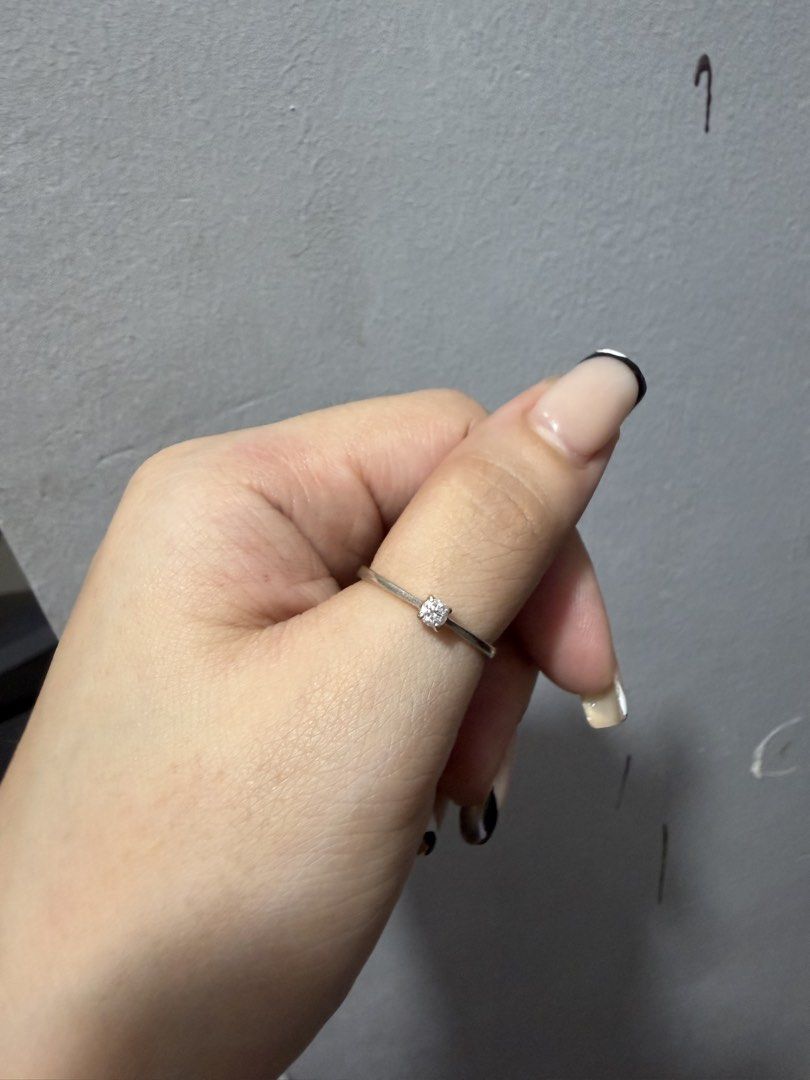 White gold tiffany engagement ring (Category: Rings) located in Pasay City. Submitted by louiseella (Listing ID 1457212587, Image 1). Description: Slightly faded 1.2 grams Size 7 Slightly nego.
