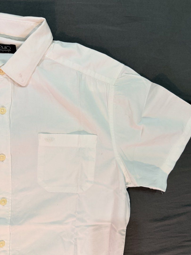 White MEMO Collared Button Down (Category: Tshirts & Polo Shirts ) located in Cebu City. Submitted by medicalcookie (Listing ID 1457294308, Image 3). Description: No stains, very white. Like new .