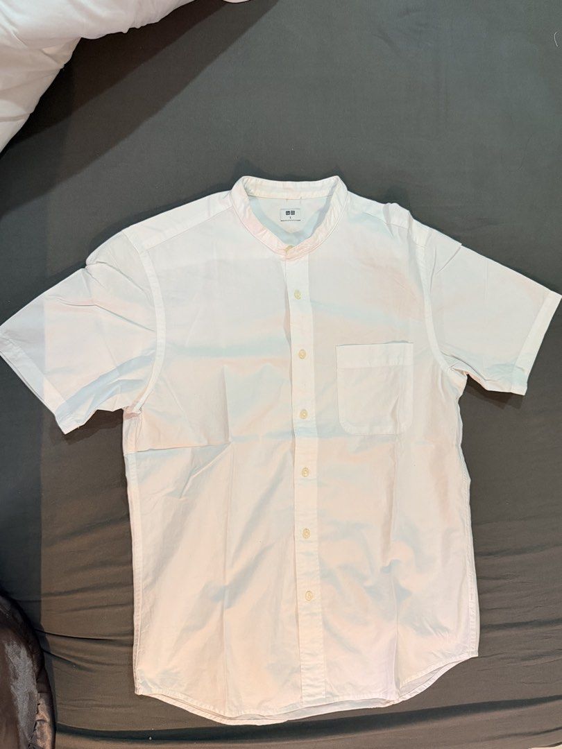 White Uniqlo Button Down (Category: Tshirts & Polo Shirts ) located in Cebu City. Submitted by medicalcookie (Listing ID 1457293958, Image 1). Description: White Uniqlo Button Down Chinese like collar No stains, very white Size small.
