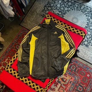 (Category: ) located in . Submitted by vintagelism.clothing (Listing ID 1457240384, Image 1). Description: .