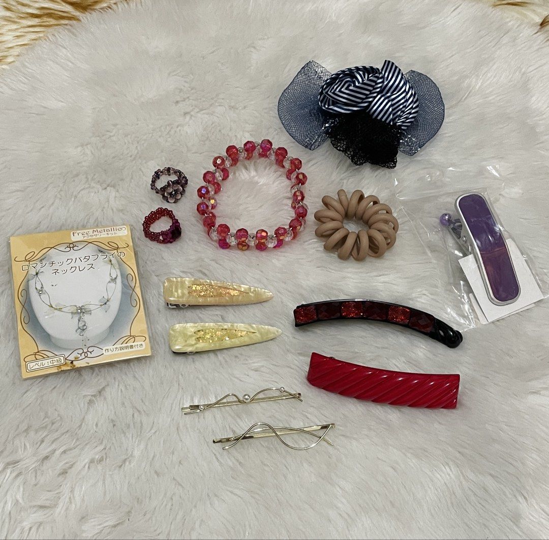 Women’s hair accessories bundle 2 (Category: Hair Accessories) located in Quezon City. Submitted by sissymissy1527 (Listing ID 1457147512, Image 1). Description: For take all only Hair accessories and beaded jewelry .