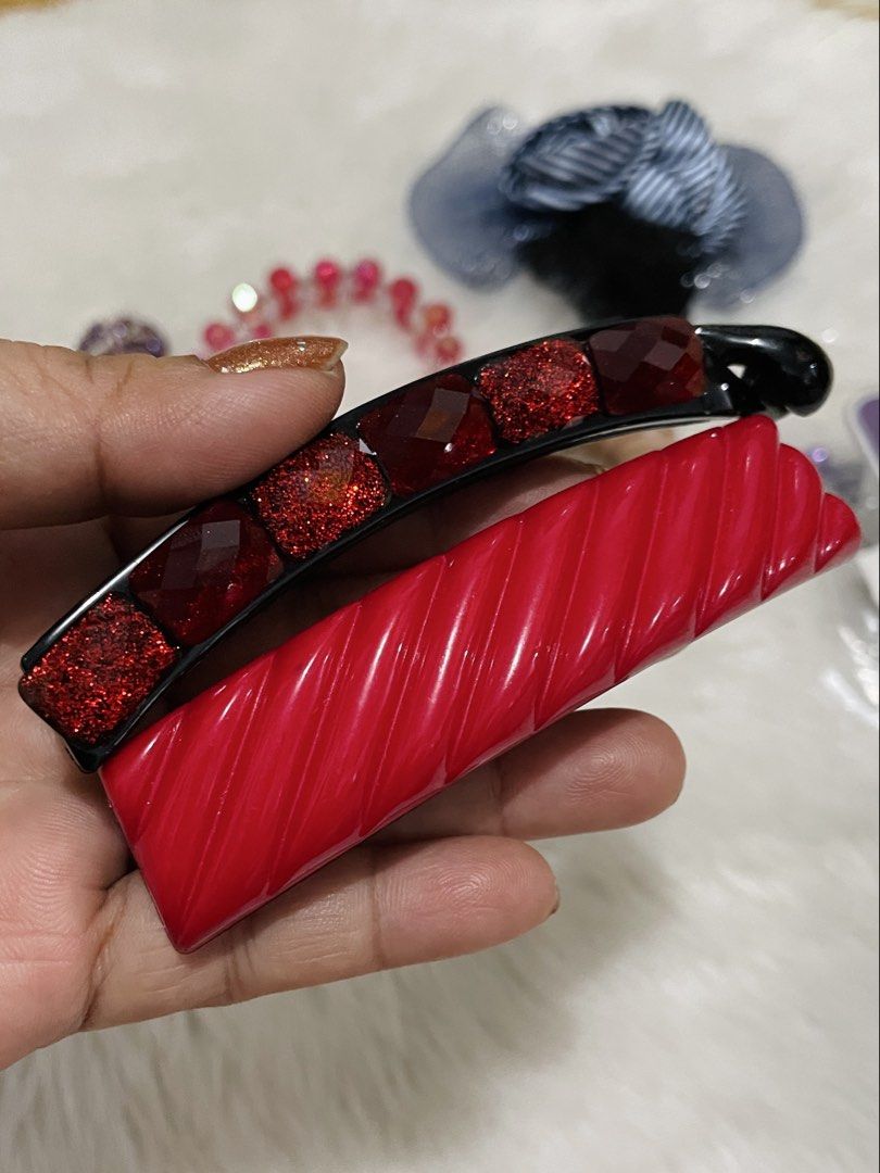 Women’s hair accessories bundle 2 (Category: Hair Accessories) located in Quezon City. Submitted by sissymissy1527 (Listing ID 1457147512, Image 3). Description: For take all only Hair accessories and beaded jewelry .