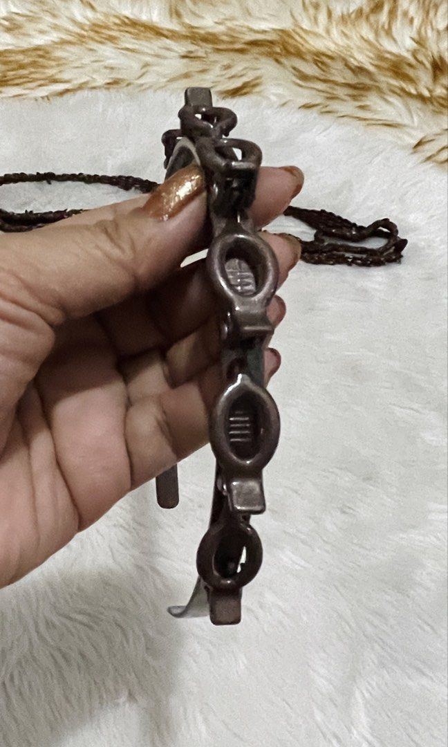 Women’s hair accessories bundle 4 (Category: Hair Accessories) located in Quezon City. Submitted by sissymissy1527 (Listing ID 1457148517, Image 3). Description: For take all only All for hair exept sa mahaba na brown parang necklace sya Selling as is where is.