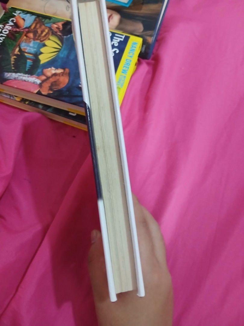 Your Name: Earthbound HB (Category: Looking For) located in Manila. Submitted by goldenlion0707 (Listing ID 1457329290, Image 3). Description: Negotiable for up to 400 php only! Can message me for more pics and videos. The book has minimal flaws and is in excellent condition. mod: Gcash.