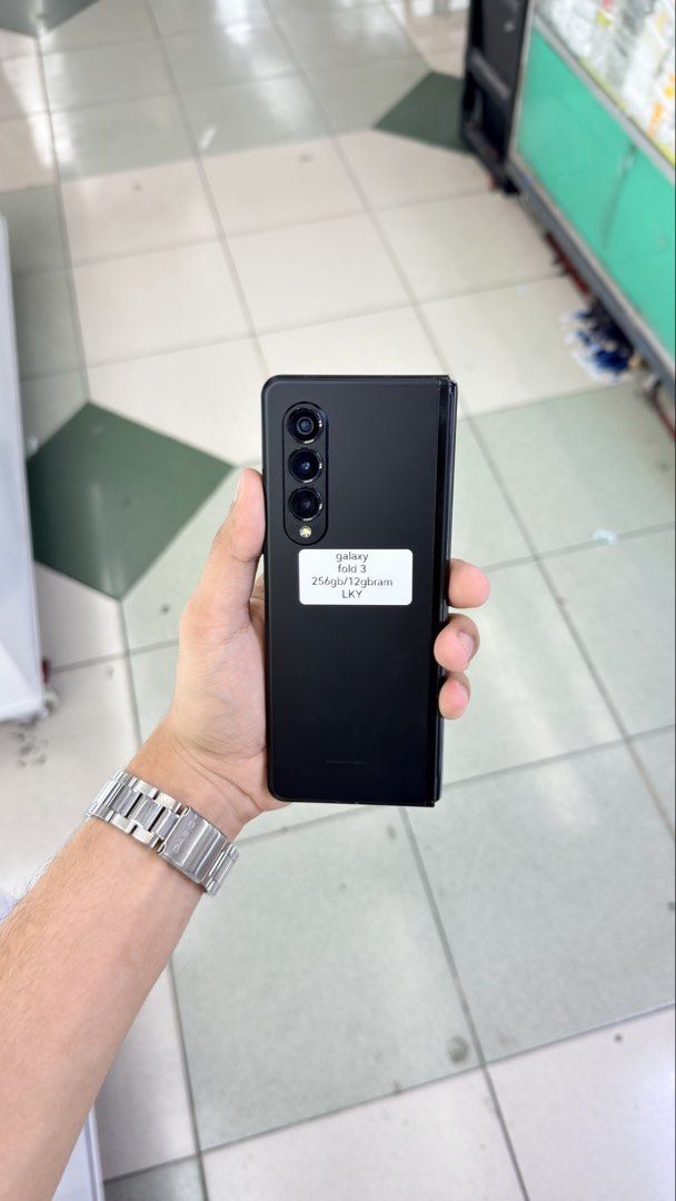 Z Fold 3 256gb FU NTC Approved no issue (Category: Samsung) located in Manila. Submitted by carimgadgets (Listing ID 1457298124, Image 1). Description: .