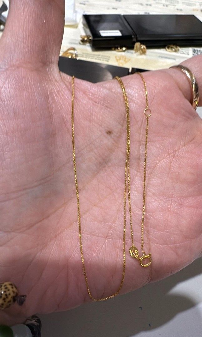 18K Saudi Gold Fox Chain Adjustable 16-18 inches (Category: Necklaces) located in Manila. Submitted by RealGoldPawnable18K21K24K (Listing ID 1457435547, Image 1). Description: 0.5 g.