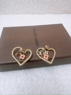 （分類：）位於 。 由 heras.luxury 提交（商品編號 1457359933，圖片 1）。簡介： 。