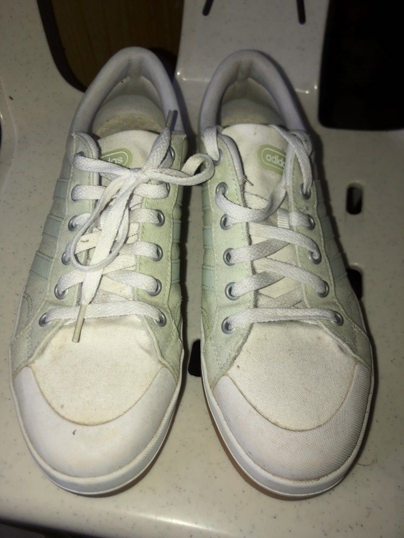 adidas (Category: Casual Shoes) located in Aliaga. Submitted by imang_13 (Listing ID 1457380917, Image 3). Description: ma alikabok lang po, almost brandnew pa po once malabhan minsan lng po nagamit (mejo maliit) size9 / 27cm.