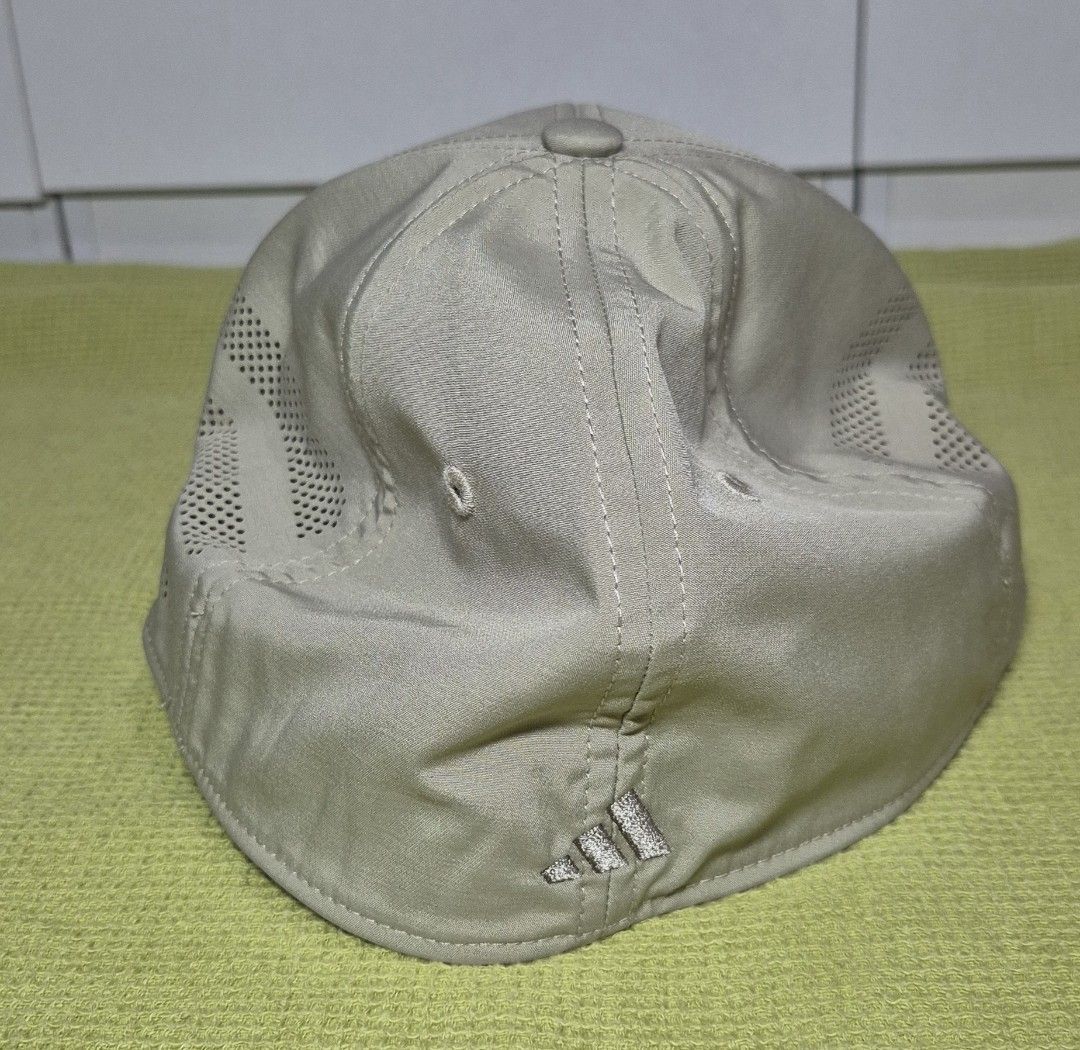 Adidas ClimaCool Stretch Fit Cap Gameday 5 (Category: Caps & Hats) located in Rosales. Submitted by georgiey0w (Listing ID 1457347999, Image 3). Description: - Adidas cap for the gym, running, workout, exercise, cycling, or any sport. - Size: L/XL - Brand new with tags still attached -Product color: Wonder Cargo / Clay / Beige -Feel cool and dry with adidas Climacool. Your sweat is wicked away to evaporate fast and keep you comfortable. -Stretchf