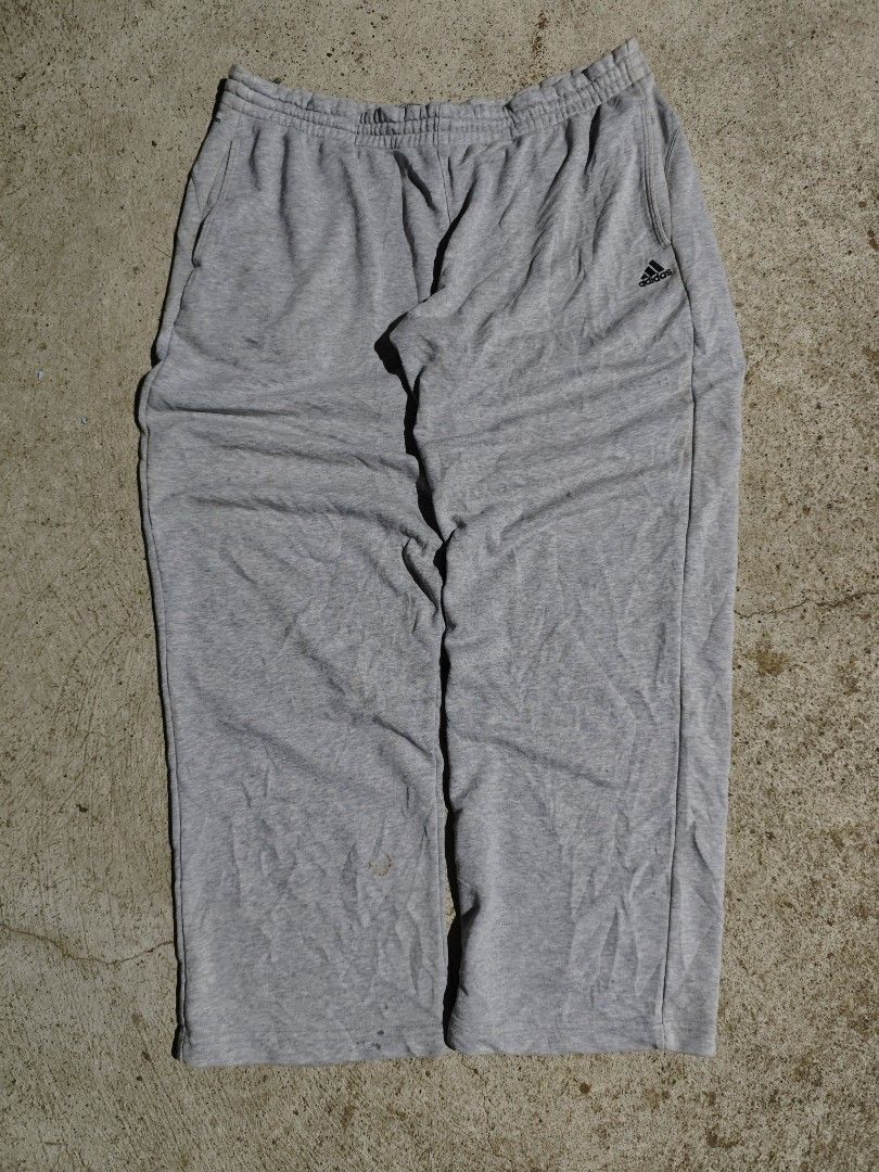 Adidas Essential Baggy Sweatpants (Category: Joggers) located in Dagupan City. Submitted by johnny.flips (Listing ID 1457410721, Image 1). Description: free waist until 38-40 41L 14.5T 10leg hole needs wash only.