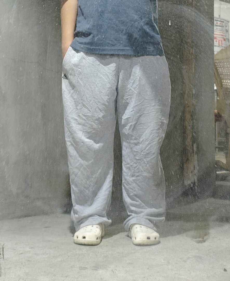 Adidas Essential Baggy Sweatpants (Category: Joggers) located in Dagupan City. Submitted by johnny.flips (Listing ID 1457410721, Image 2). Description: free waist until 38-40 41L 14.5T 10leg hole needs wash only.