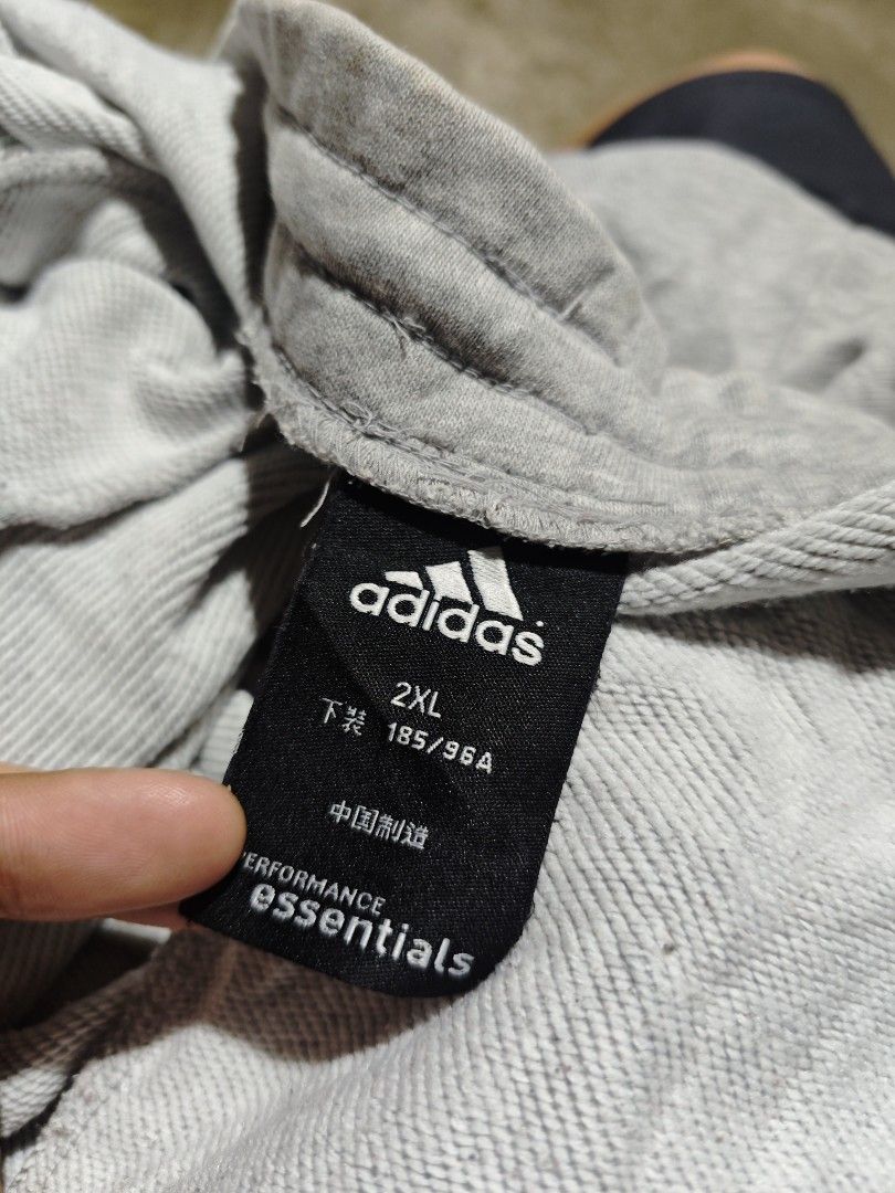 Adidas Essential Baggy Sweatpants (Category: Joggers) located in Dagupan City. Submitted by johnny.flips (Listing ID 1457410721, Image 3). Description: free waist until 38-40 41L 14.5T 10leg hole needs wash only.