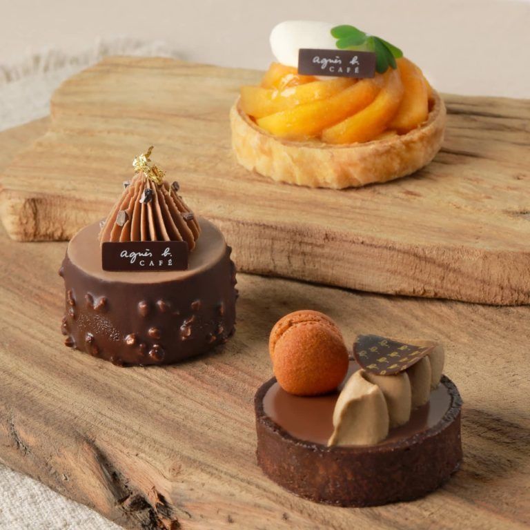agnès b. CAFÉ 迷你蛋糕電子禮券 agnès b. CAFÉ mini cake e-voucher （分類：包裝食物&即食食物）位於 Hong Kong。 由 aquarium707 提交（商品編號 1457424649，圖片 1）。簡介： 有效期至：2026年08月31日 Terms and conditions / 條款及細則: The e-voucher entitles the customer to redeem a Mini Cake at a retail price HK$66 at any of agnès b. CAFÉ in Hong Kong on or before the voucher expiry date shown. / 憑此電子禮券親臨任何香港 agnès b. CAFÉ 分店，可於禮券有效期限到期日前兌換一件價值 HK$66 迷你蛋糕。。