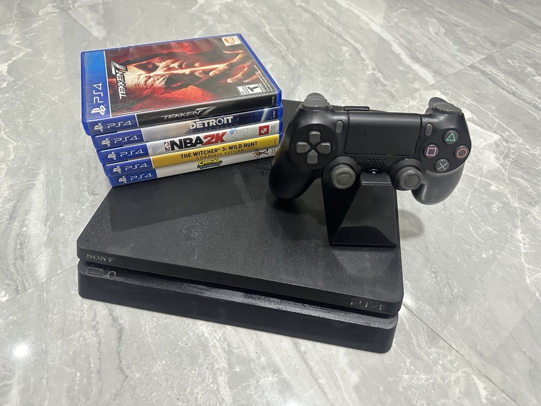 All in the photo, all working well. (Category: Laptops & Notebooks) located in Manila. Submitted by kimmm.cloud (Listing ID 1457511166, Image 2). Description: PS4 with one remote and multiple good condition games..