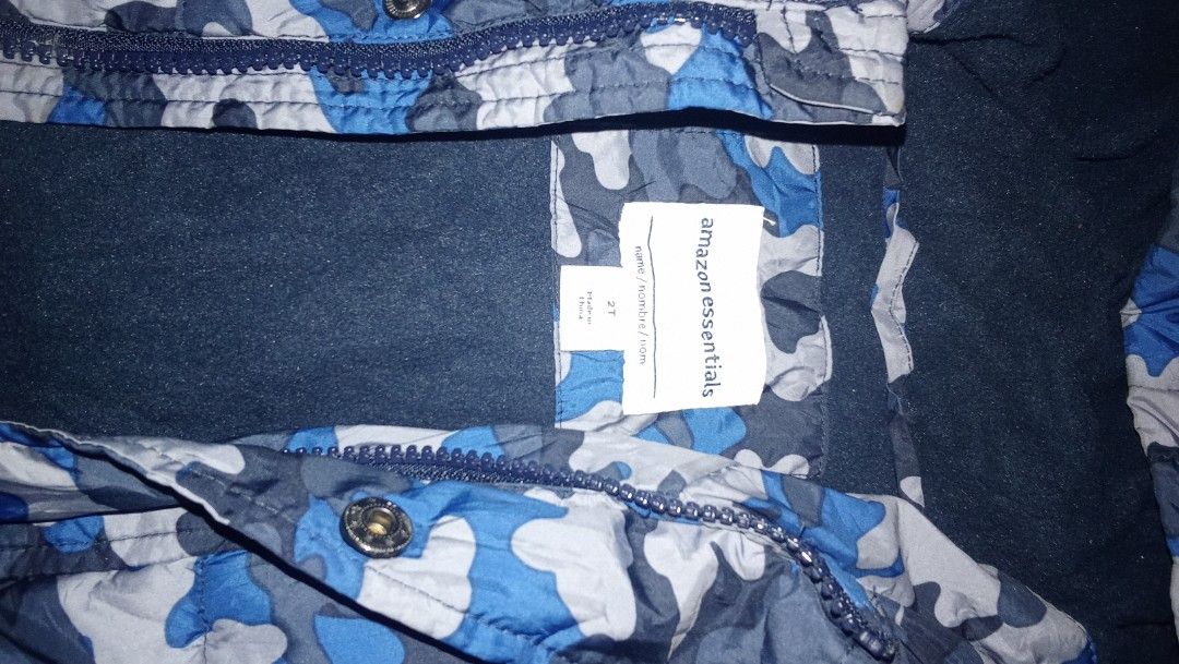 Amazon Essentials Puffed Jacket for kids (Category: Babies & Kids Fashion) located in Manila. Submitted by surehitz (Listing ID 1457461206, Image 2). Description: lalamove or jnt.