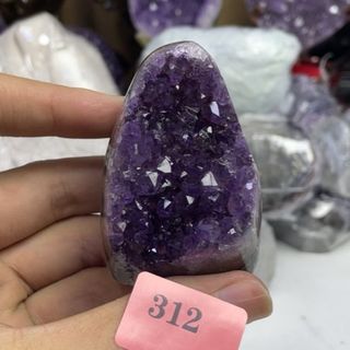 (Category: ) located in . Submitted by ssophiay (Listing ID 1457467561, Image 1). Description: .